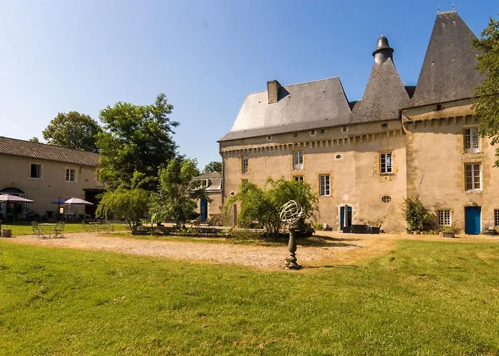 بيت للعطل Castle In Chaleix With Pool And Views Chalais (Dordogne)